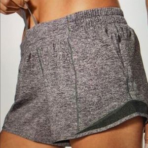 Lululemon High-Rise 4” Tall Hotty Hot Short sz 6
